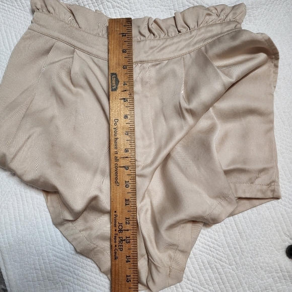 Cupcakes & Cashmere stretch waist flowy shorts - Picture 8 of 10